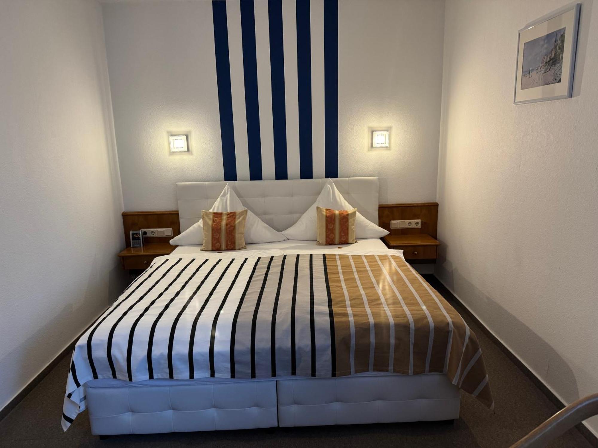 Hotel Garni Schick Oberursel Buitenkant foto