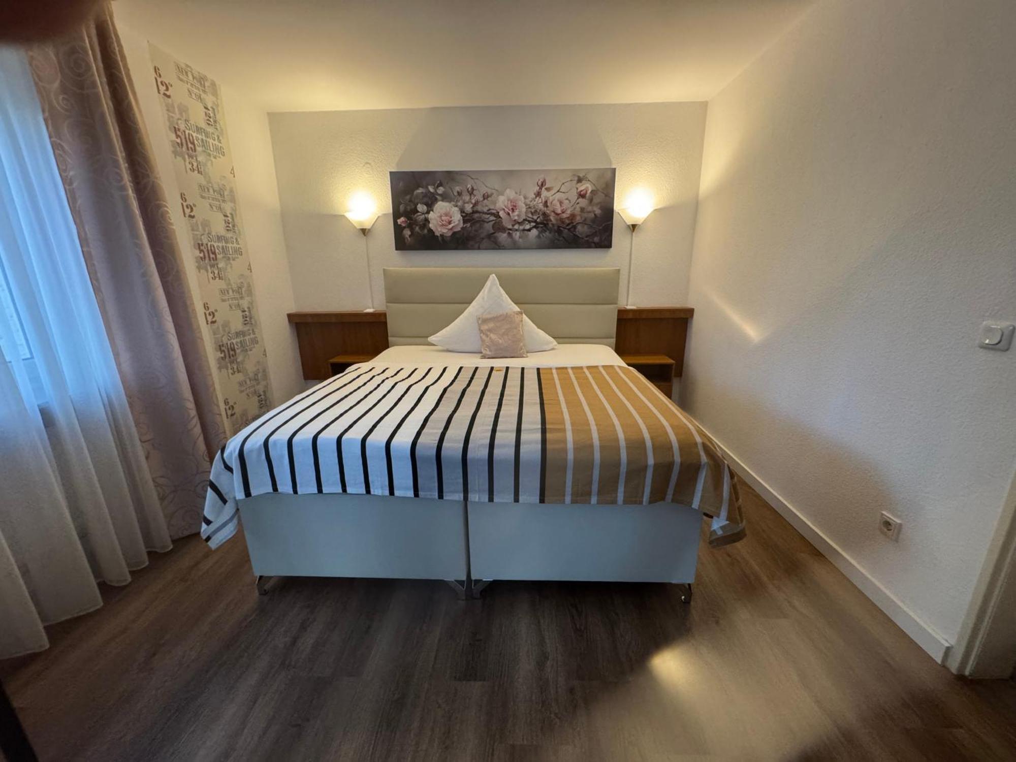 Hotel Garni Schick Oberursel Buitenkant foto